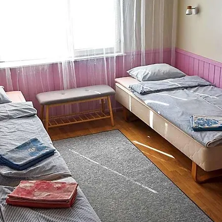 Metsa Hostel *